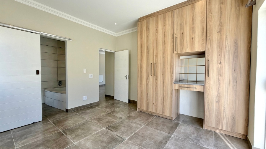 2 Bedroom Property for Sale in Somerset Lakes Western Cape